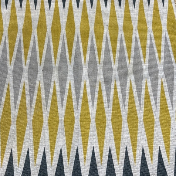 Set Of 4 Outdoor Throw Pillow Covers Waterproof 17x 17 Zip Yellow Grey Geometric - Picture 2 of 11